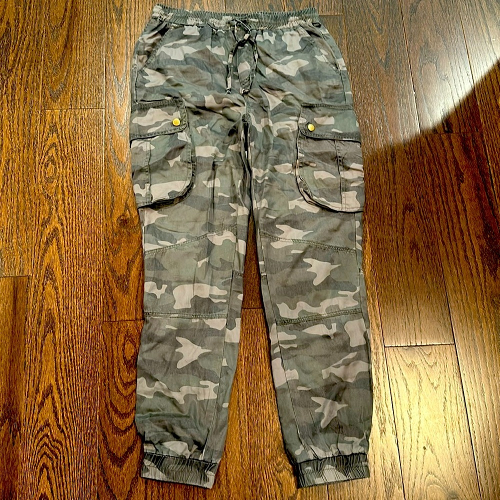 Vintage Havana camo cargo pants.
